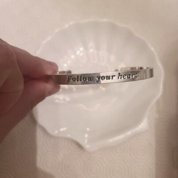 Silver Plated Affirmation Open Cuff Bangle Bracelet Heart Charm - Picture 3 of 3